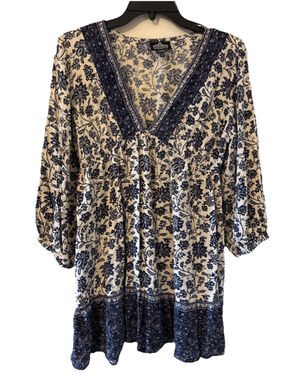 NWOT Angie Women’s Boho Tunic Top Size Large Blue & Off White Flowy